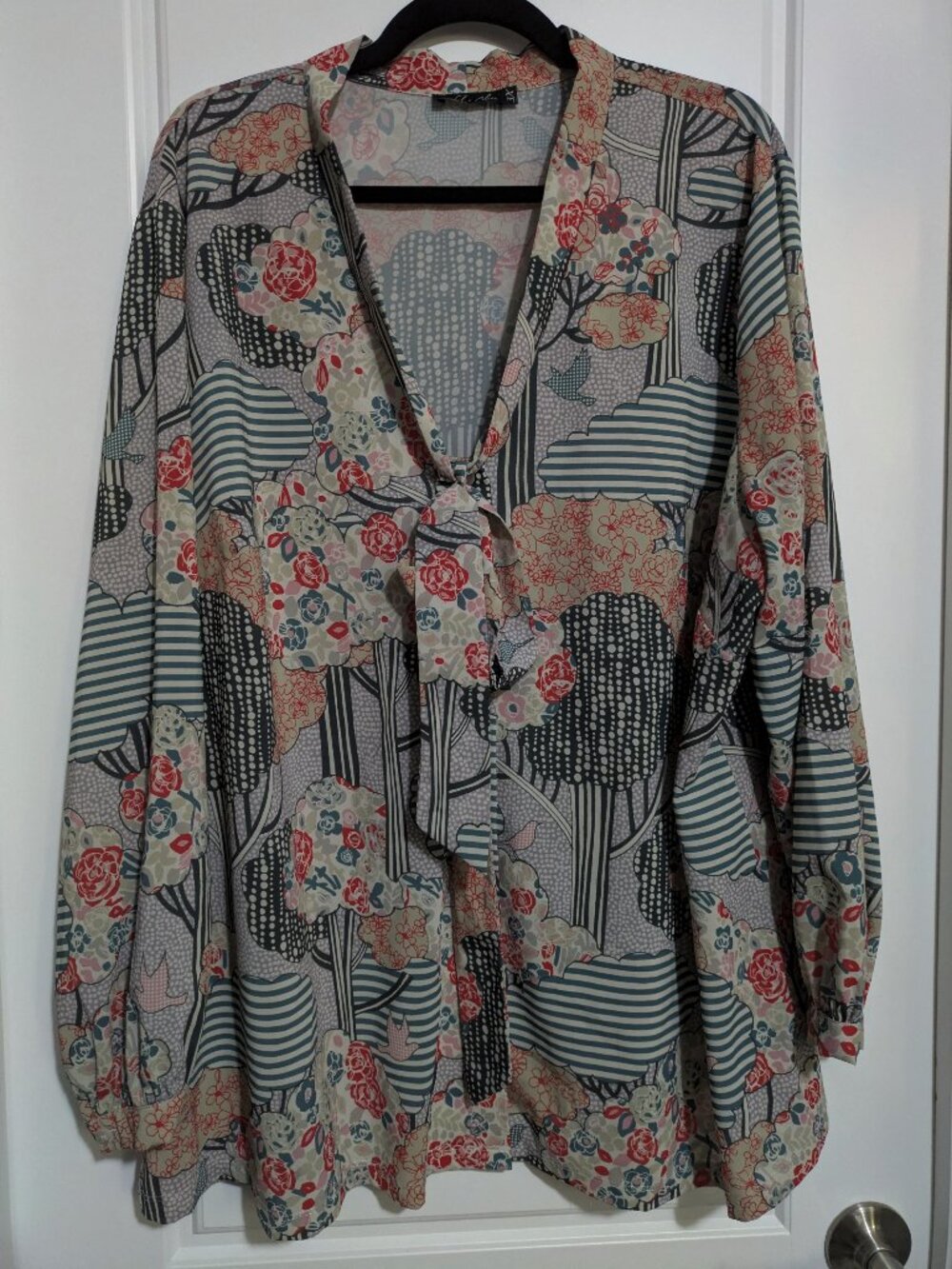 Isabel + Alice Modern Grey Tree Print Plus Sized Long Sleeved Blouse (3X)